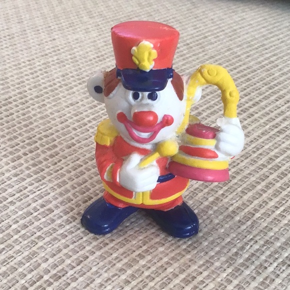 Vintage 1981 Mego Corp Clown Figurine, 2 1/4” - Picture 7 of 13